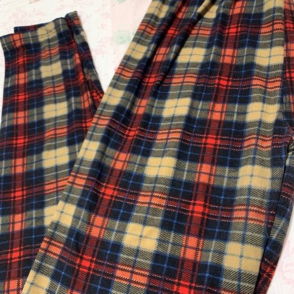 Take 50% off Plaid microfiber leggings - Picture 2 of 4
